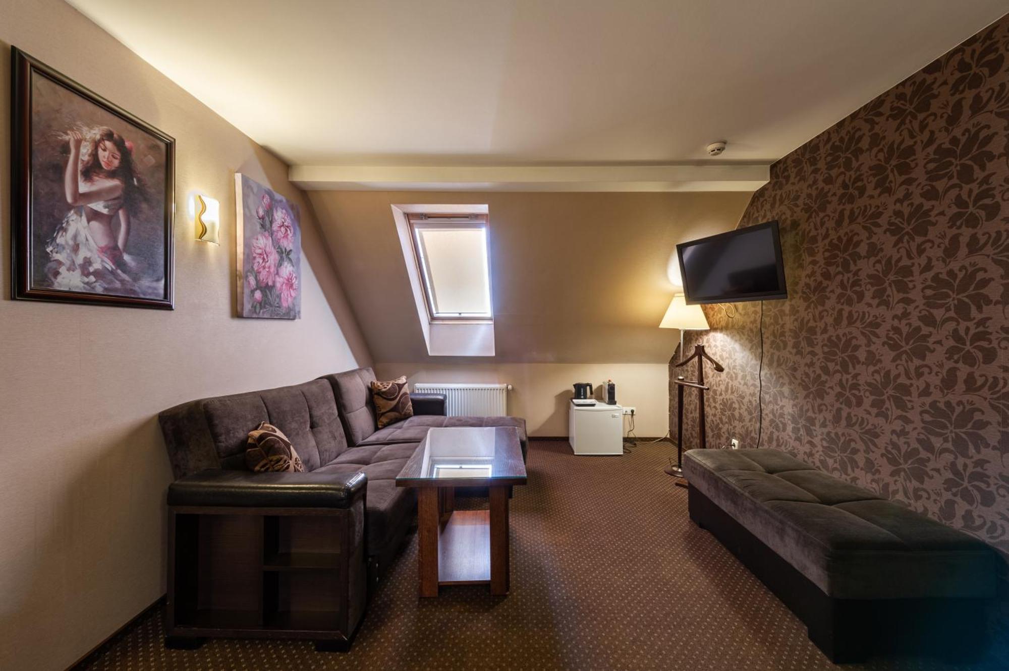 Kamelot Hotel Ternopil Exterior photo