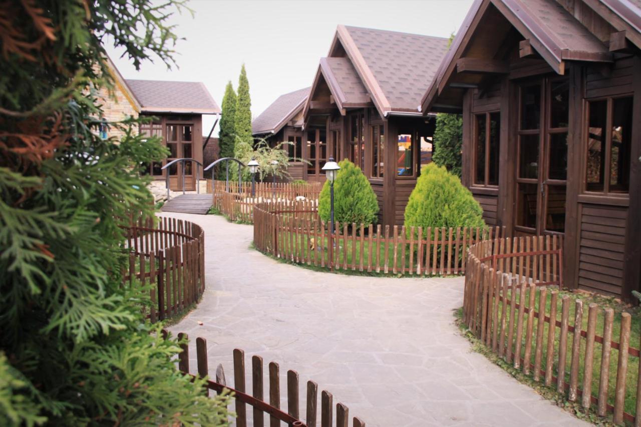 Kamelot Hotel Ternopil Exterior photo